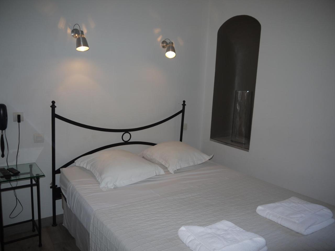Hotel Portalet イエール エクステリア 写真